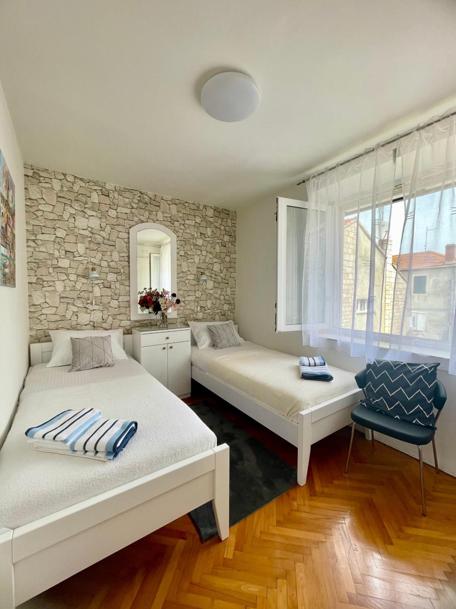Dinka Old Town Apartment With Sea View Trogir Zewnętrze zdjęcie