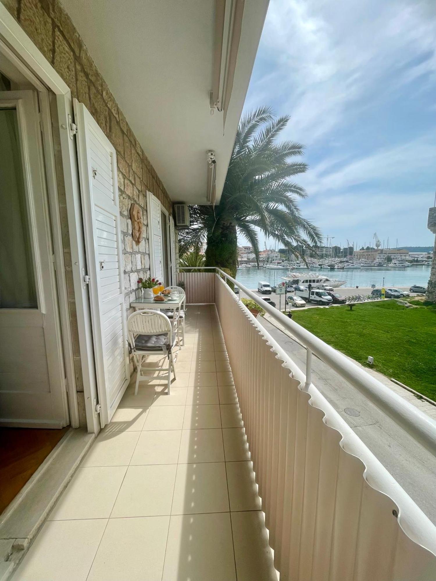 Dinka Old Town Apartment With Sea View Trogir Zewnętrze zdjęcie