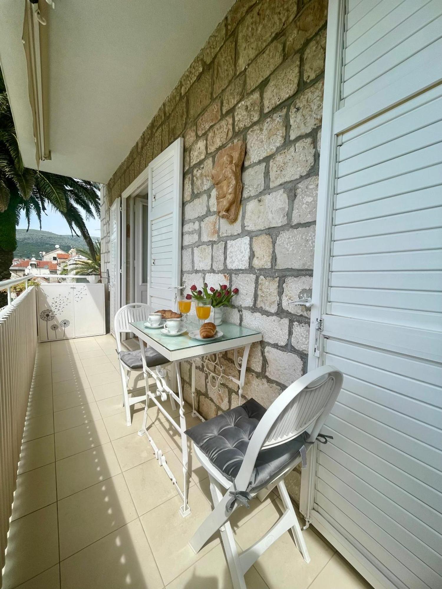 Dinka Old Town Apartment With Sea View Trogir Zewnętrze zdjęcie