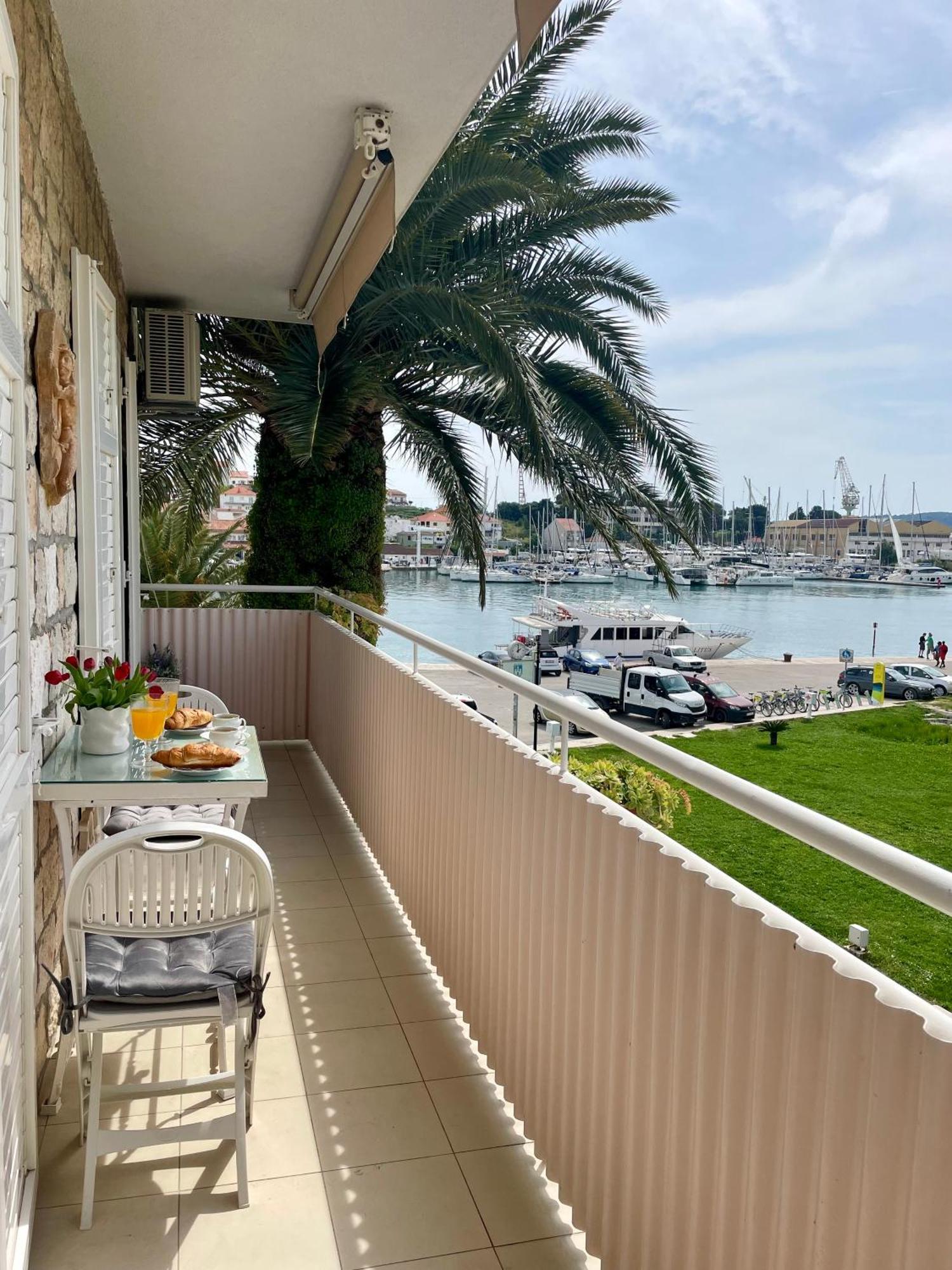 Dinka Old Town Apartment With Sea View Trogir Zewnętrze zdjęcie